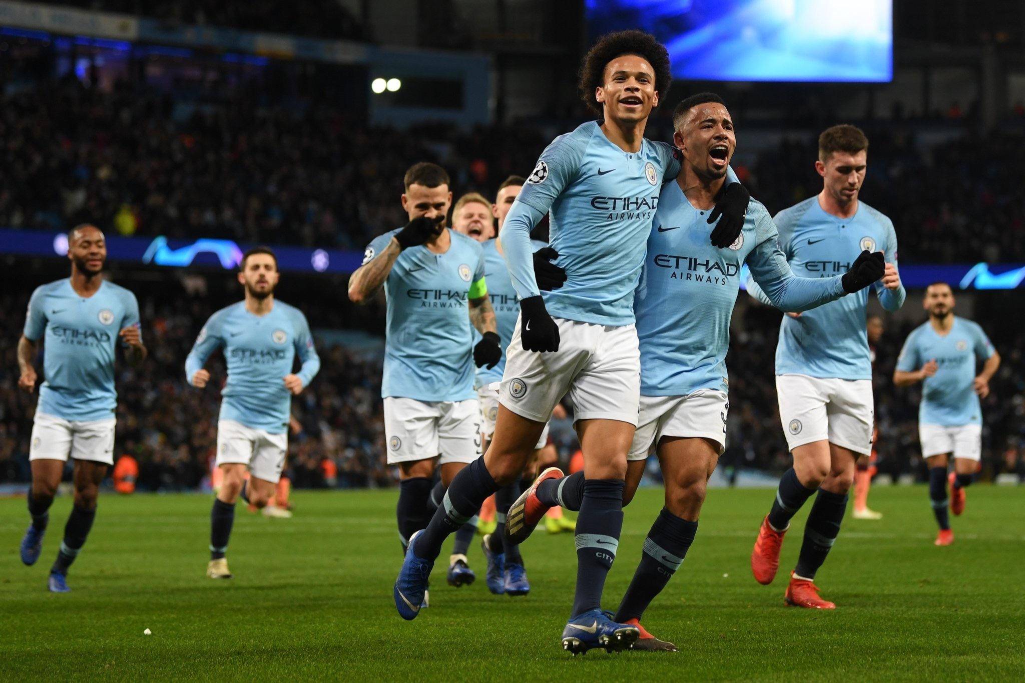 斯和萨维尼 斯和萨维尼